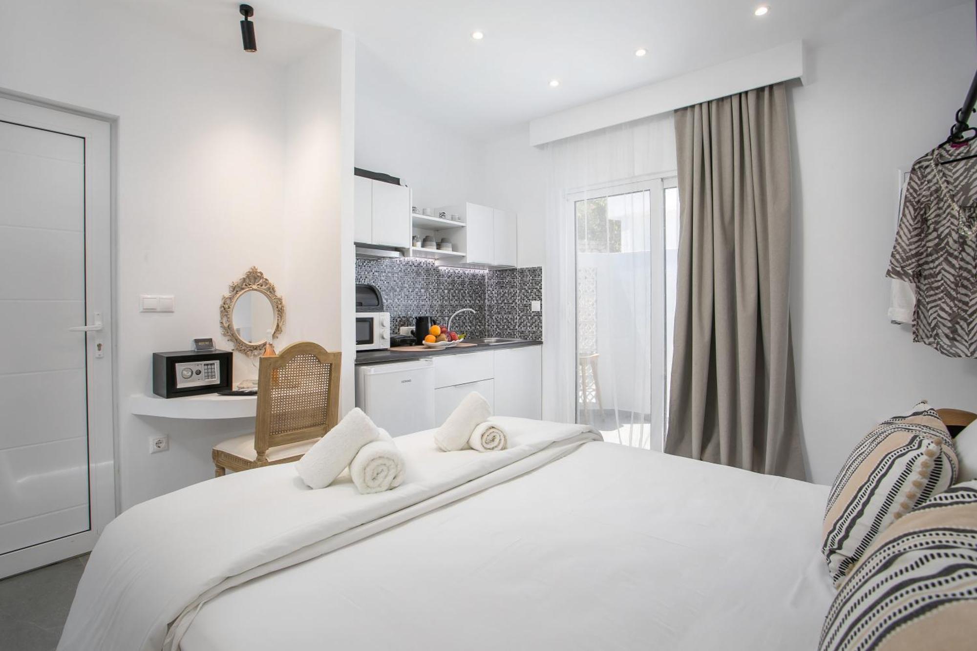Calma Luxury Studios & Suites Faliraki Exteriör bild