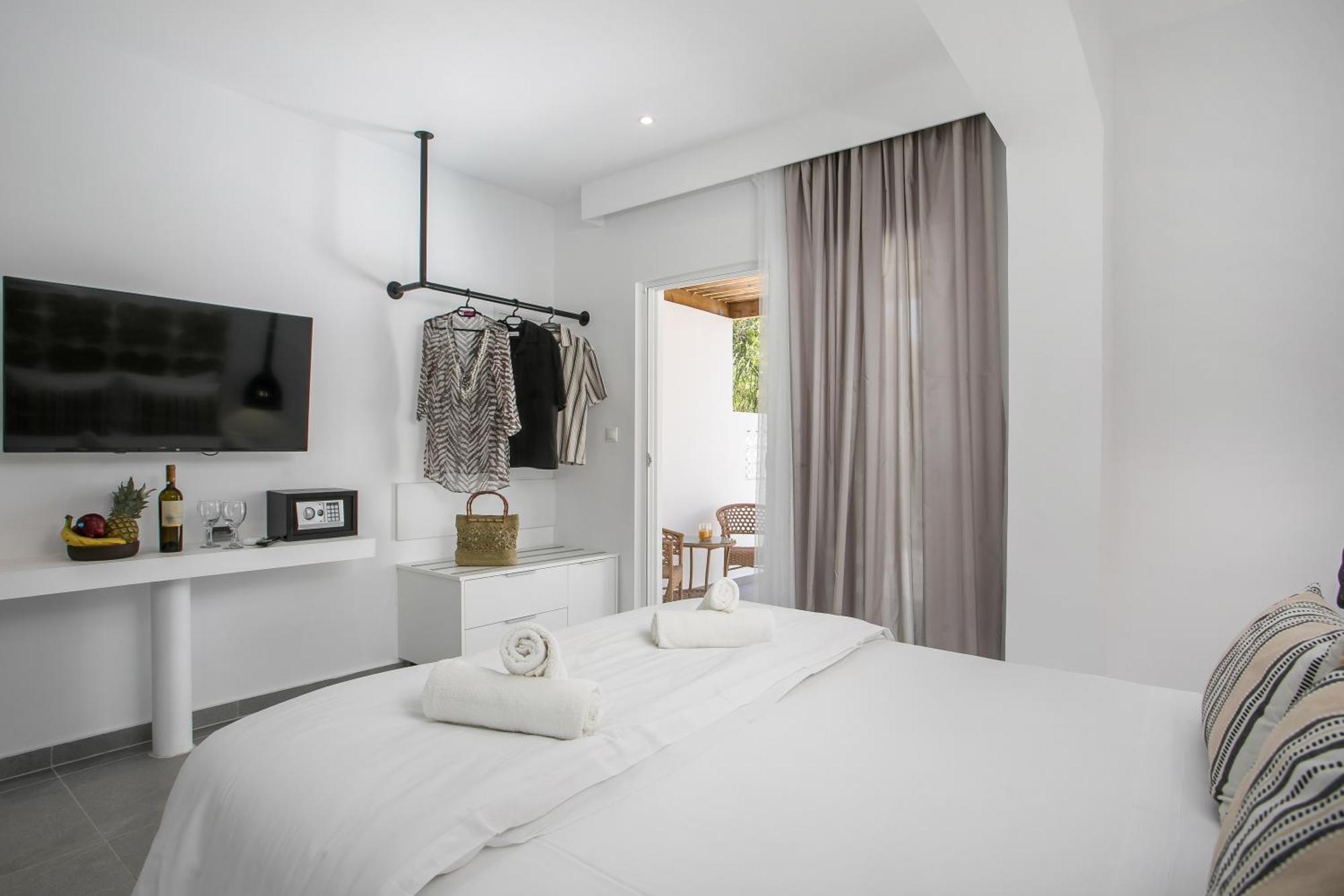 Calma Luxury Studios & Suites Faliraki Exteriör bild