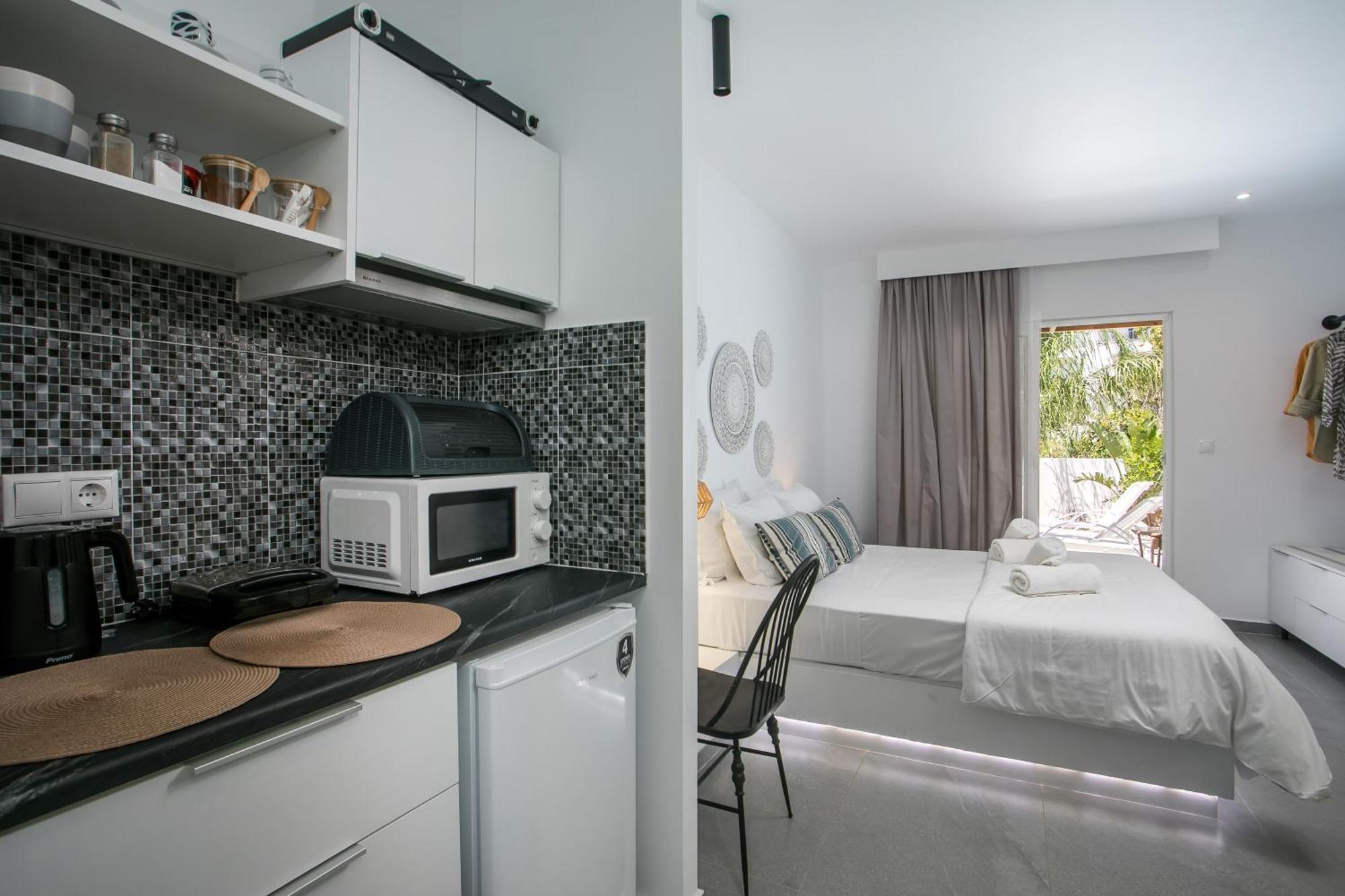 Calma Luxury Studios & Suites Faliraki Exteriör bild