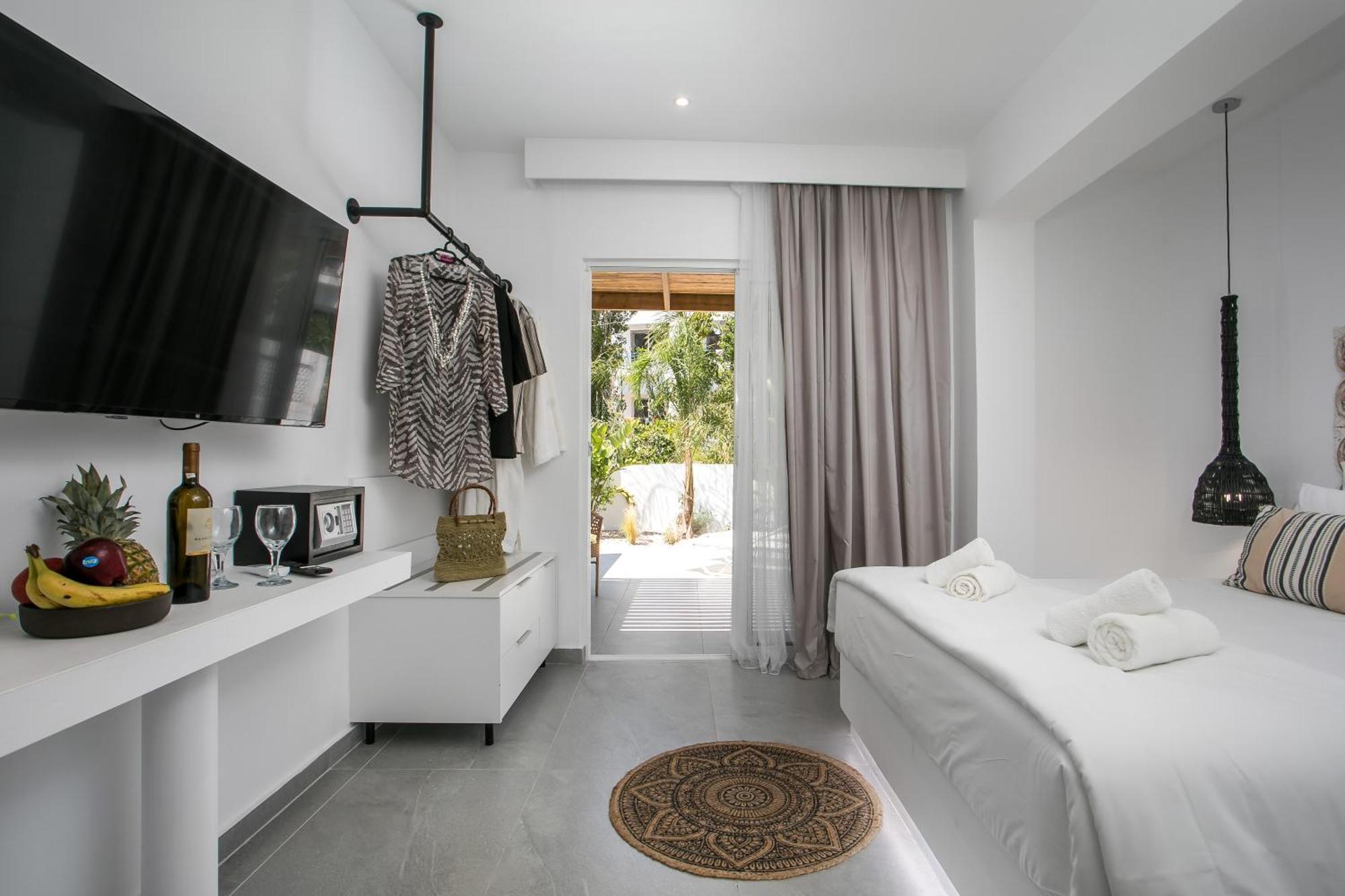 Calma Luxury Studios & Suites Faliraki Exteriör bild