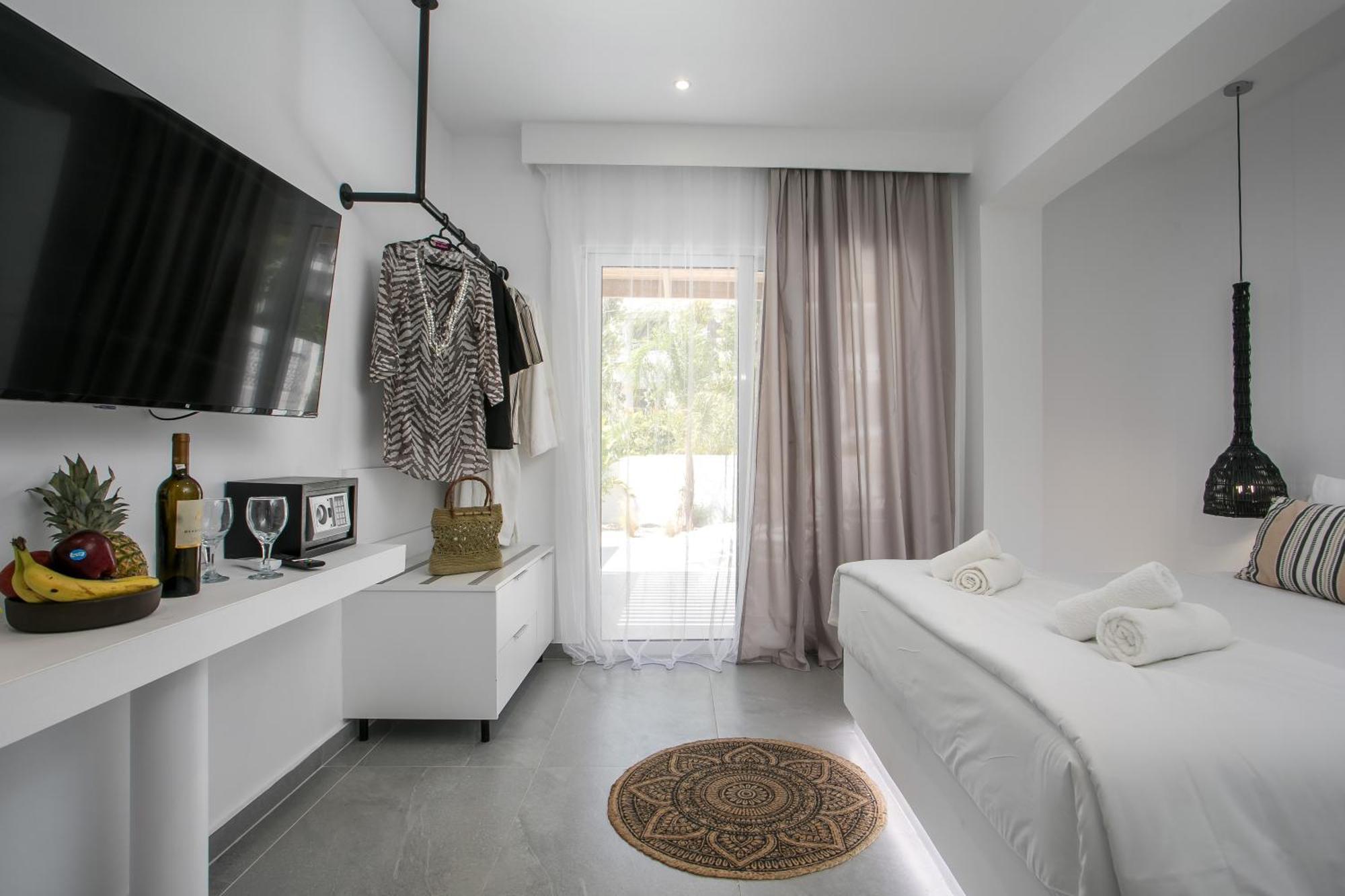 Calma Luxury Studios & Suites Faliraki Exteriör bild