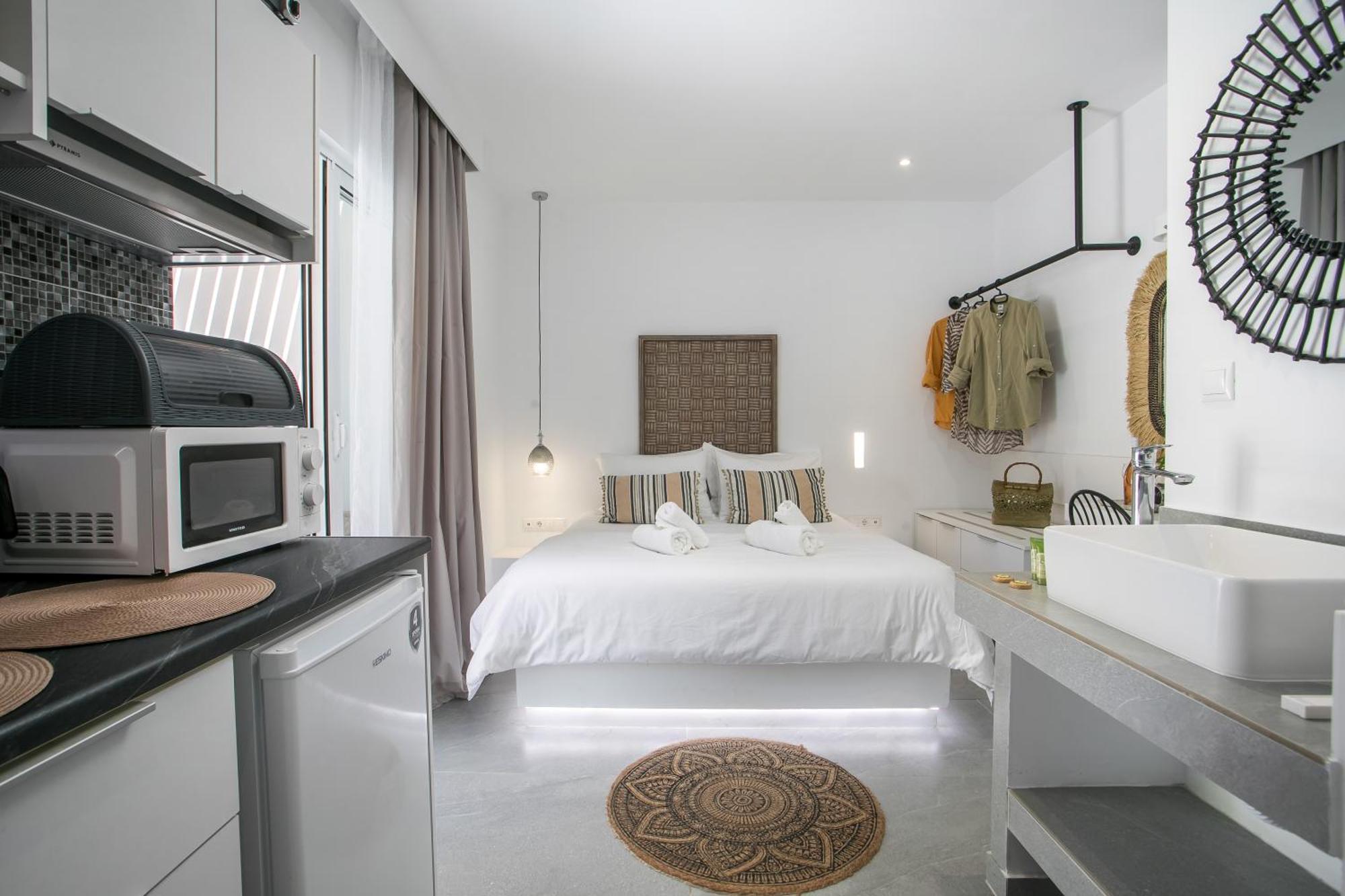 Calma Luxury Studios & Suites Faliraki Exteriör bild